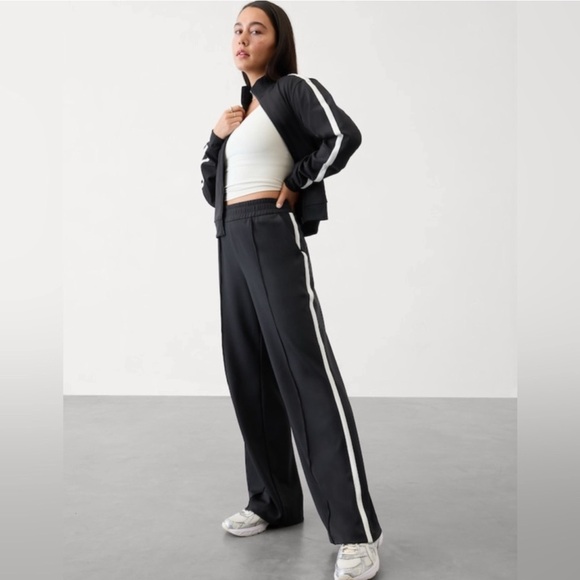 NWT Athleta Finish Line Straight Leg Trendy Track Pant Black/White Size S Tall - Picture 3 of 13